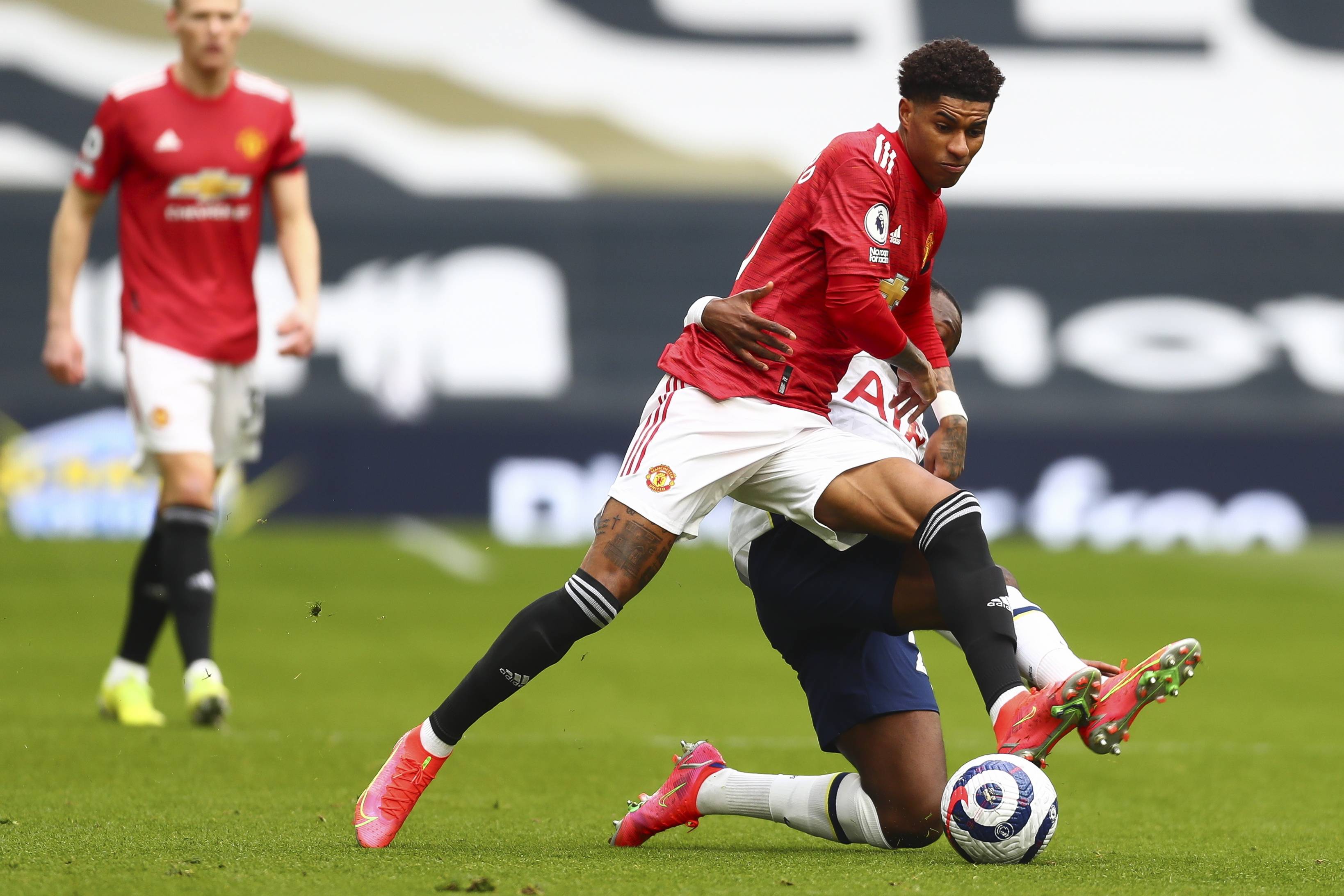 烈竞争中 烈竞争中